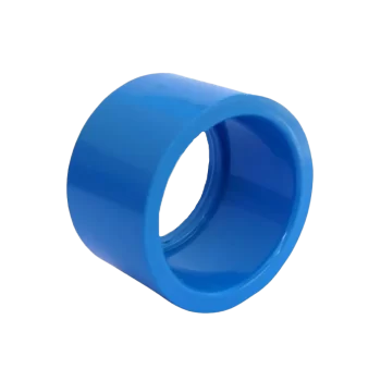 Buje de PVC para presión de 3/4 a 1/2 pulgada, disponible en versiones roscada y cementar, para sistemas hidráulicos